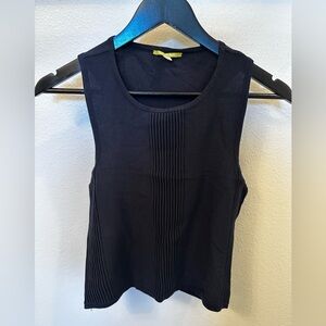 Gianni Bini cropped knit navy blue top size Small